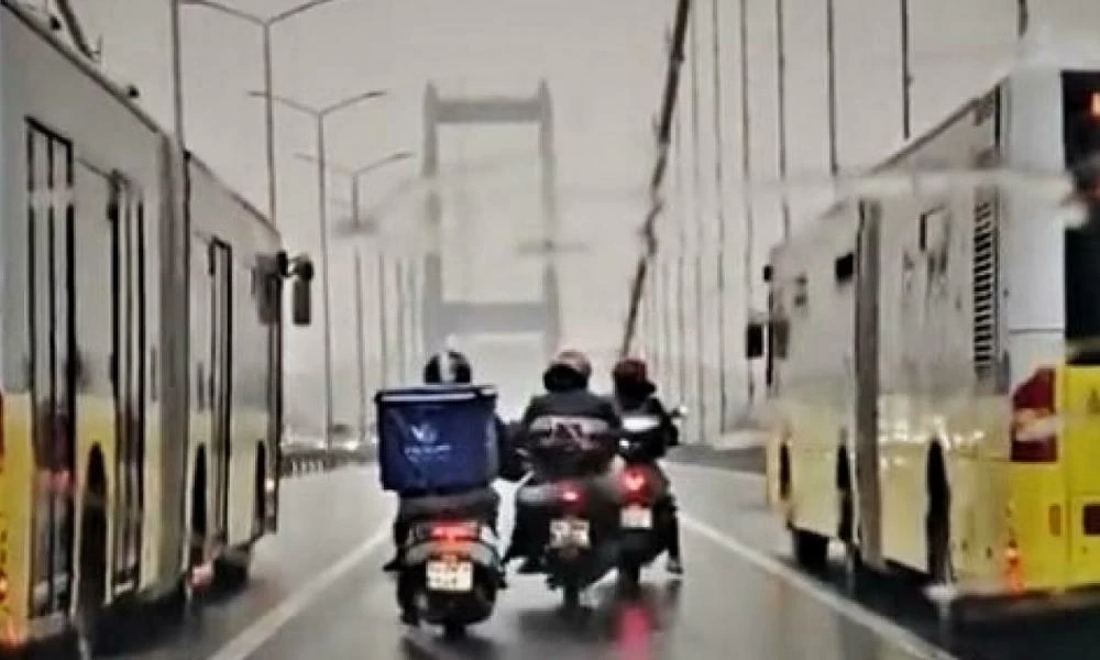 Τουρκία: Viral βίντεο προκαλεί συγκίνηση-Λεωφορεία προστατεύουν ντελιβεράδες από τους δυνατούς ανέμους